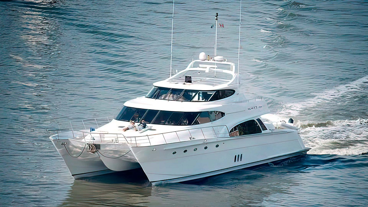 Аренда моторного тримарана Pachoud 86 Power Catamaran на Пхукете